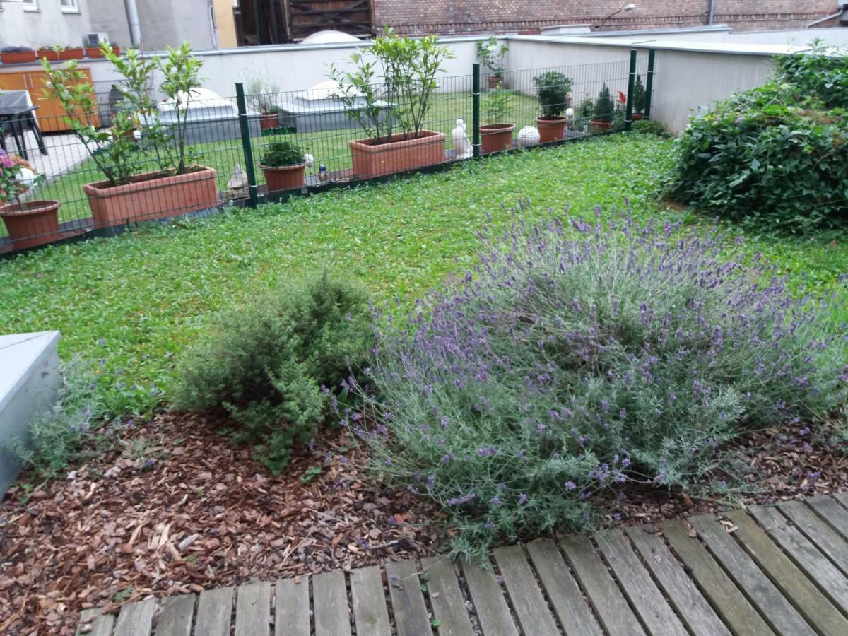 Terrassentraum Apartment Wina Bagian luar foto